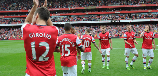 挣扎的蓝衣军团！意大利无缘直通世界杯，连续三届进入附加赛（蓝衣军团再陷困局：意大利无缘直通世界杯，连三届靠附加赛）