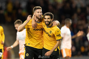 C罗在红海买下“私人堡垒”：仅能乘私人游艇或水上飞机抵达（C罗在红海购置“私人堡垒”，仅限私人游艇或水上飞机登陆）