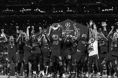 阿莱格里：要想进联赛前四必须沉稳，那不勒斯配得上获胜（阿莱格里：争四需保持冷静，那不勒斯赢得实至名归）