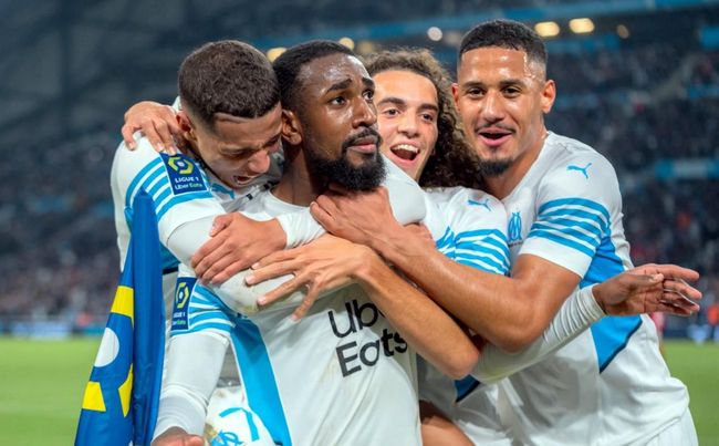 火力全开，巴萨本赛季联赛中已打入28球，仅次于拜仁（巴萨本季联赛已进28球，火力仅逊拜仁）