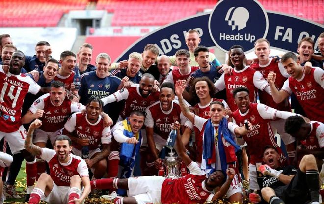 里奇：每场比赛都会有判罚争议，但评判这个不是我们该做的事（里奇：判罚争议难免，不该由我们来评判）