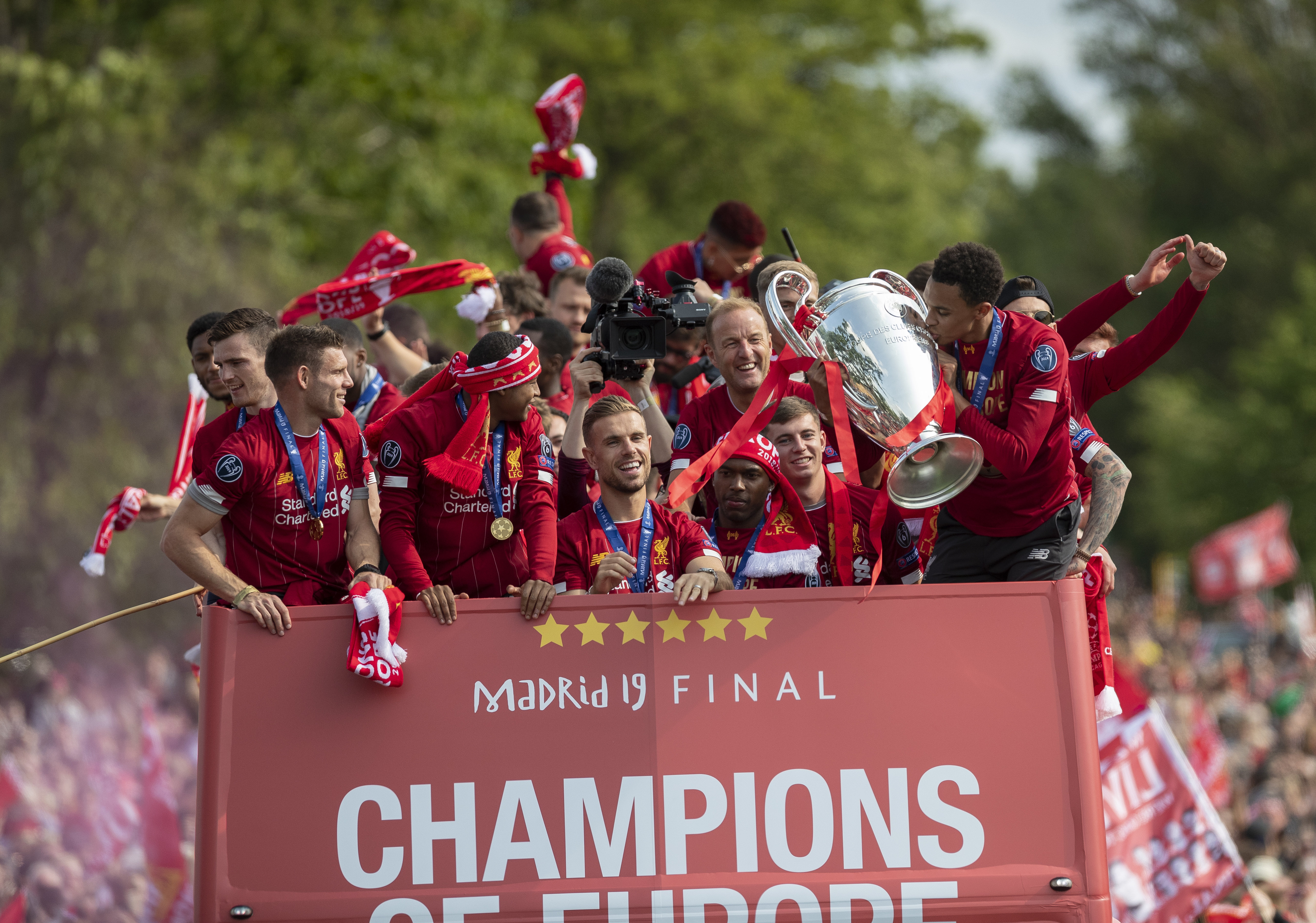 江苏男篮75-101不敌广东男篮，马国栋罚球全失，表现欠佳，新秀合同到期后离队。（江苏男篮75比101负于广东男篮，马国栋罚球全失表现低迷，新秀合同期满离队）