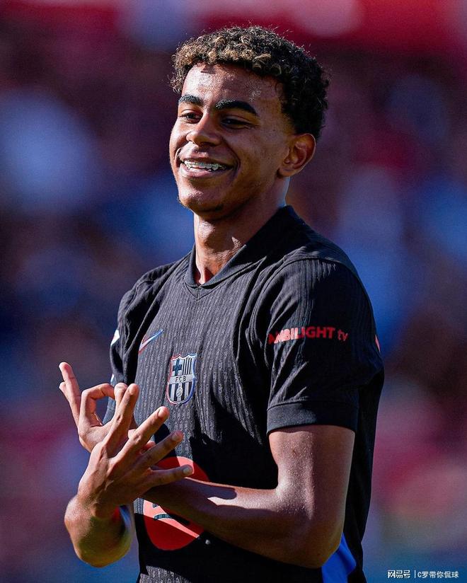 消息人士坚称利物浦正努力留住这位球星，而水晶宫则在为格伊转会红军后的未来做打算。（利物浦全力挽留球星，水晶宫为格伊投奔红军提前布局）