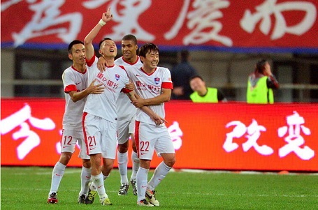 纽卡斯尔联攻坚实力强劲，热刺或将遭遇四连败？（纽卡斯尔联攻坚火力全开，热刺恐遭四连败？）