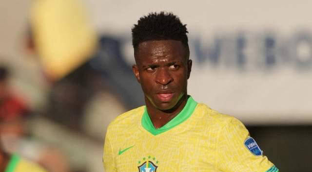 官方：河南队主帅丹尼尔-拉莫斯当选2025赛季中超最佳教练员（官方宣布：河南队主帅丹尼尔-拉莫斯荣膺2025赛季中超最佳教练）