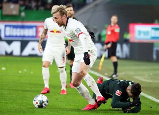 塞内加尔新一期名单：雅克松领衔，姆巴耶、马马杜-萨尔入选（塞内加尔新名单出炉：雅克松领衔，姆巴耶、马马杜-萨尔在列）