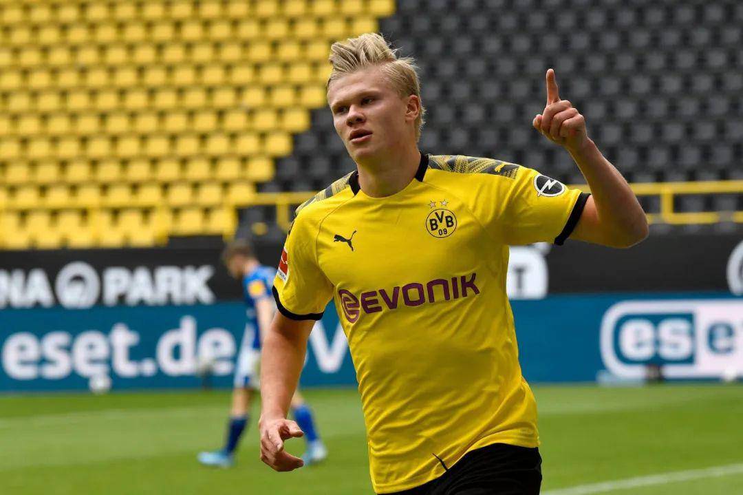 已成惯例，阿根廷足协主席赛前晒与梅西、德保罗合照（阿根廷足协主席赛前照例与梅西、德保罗合影）