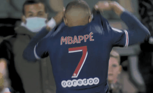 第四次，曼联错失进入欧冠区的机会。（曼联第四次与欧冠区擦肩而过）