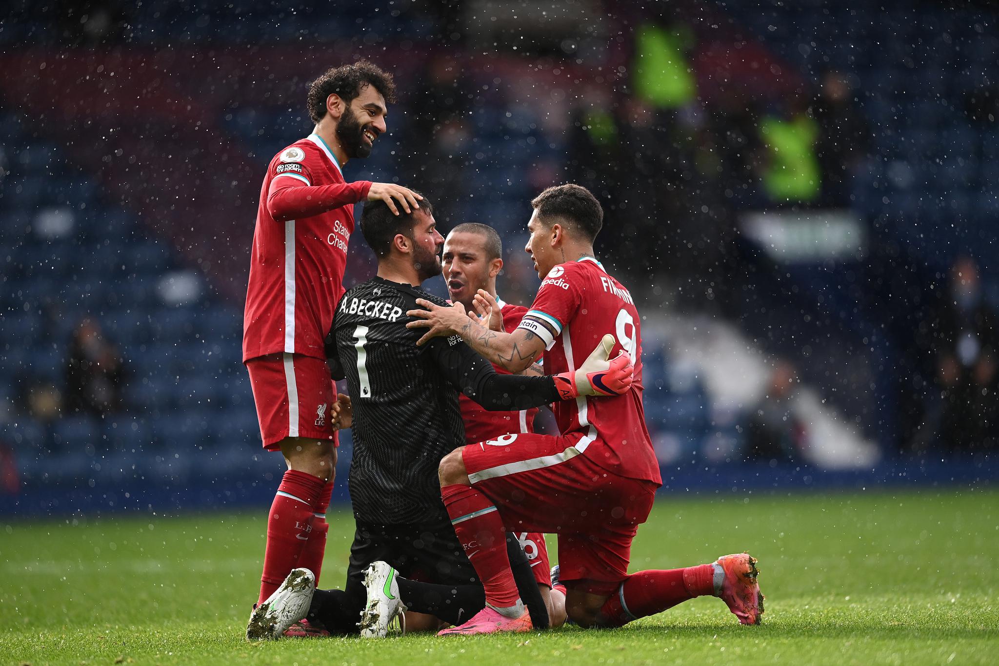 国安四老谈合影：18年足协杯决赛就我们四个在队里，留个纪念（国安四老合影感言：2018足协杯决赛仅剩我们四人在队，留作纪念）