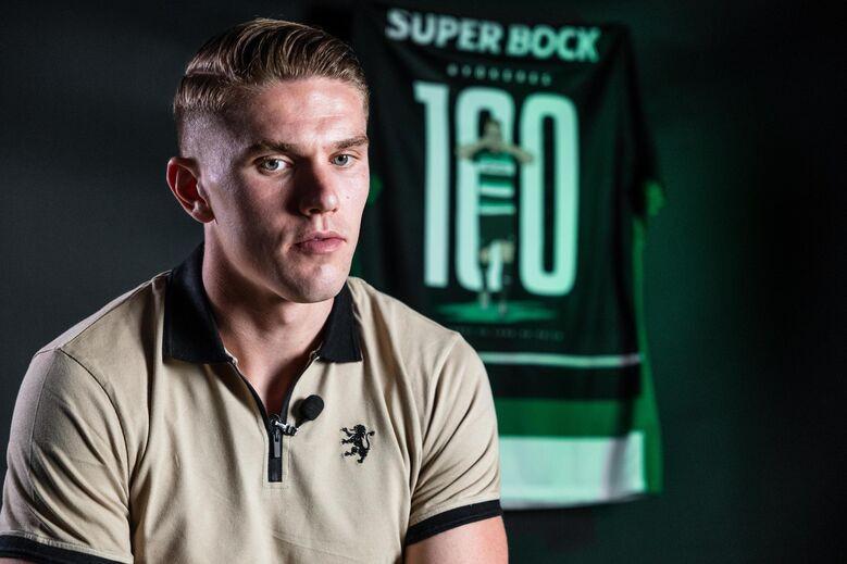 阿诺德受伤影响皇马阵容，巴尔韦德需客串右后卫，球迷呼吁调整阵型。（阿诺德伤停牵动皇马阵容，巴尔韦德改打右后卫，球迷呼吁变阵）