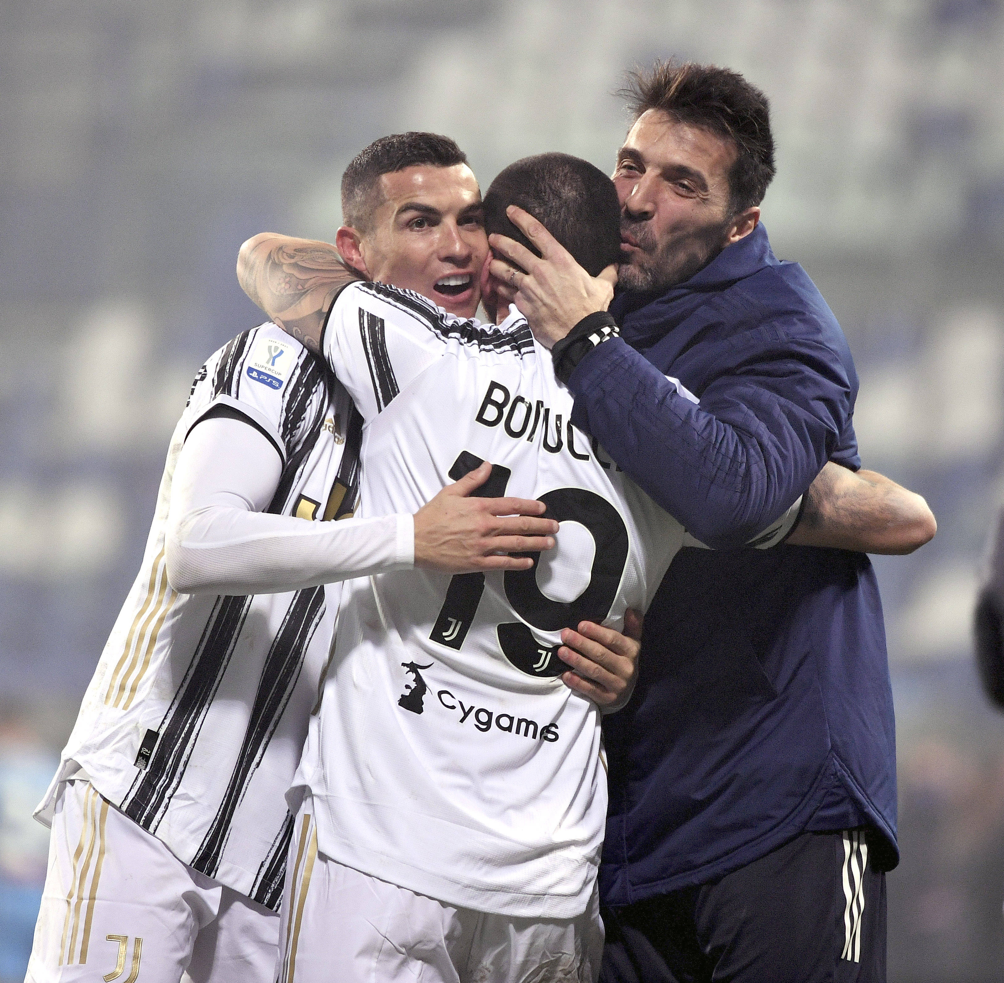 巴萨vs阿拉维斯首发：亚马尔领衔，德容缺席，佩德里替补（巴萨对阿拉维斯首发公布：亚马尔领衔，德容缺席，佩德里替补）