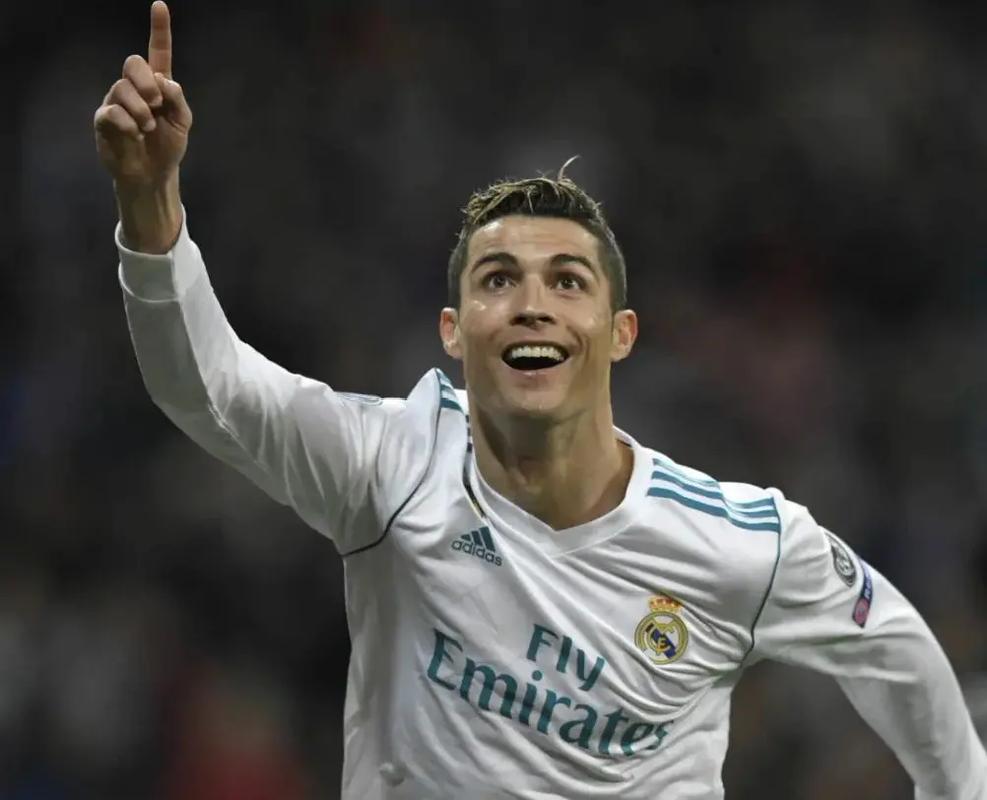 30岁以上球员身价榜：凯恩依旧榜首，基米希，B费紧随其后（30+球员身价排行：凯恩仍居第一，基米希与B费紧追其后）