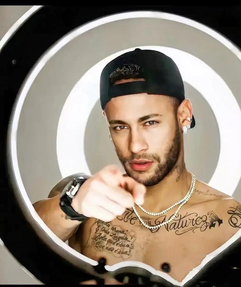 2025中超助攻榜：纳萨里奥、克雷桑9次并列第一，韦世豪8次（2025中超助攻榜：克雷桑与纳萨里奥以9助并列榜首，韦世豪8助紧随其后）