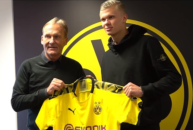 媒体人：山东泰山新赛季教练配置计划是韩鹏+外籍助教（媒体称山东泰山新赛季教练组方案：韩鹏联手外籍助教）