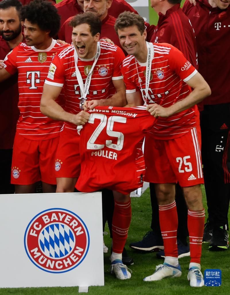 官方：蔚山球员李东炅当选2025年K1联赛MVP；本赛季13球12助