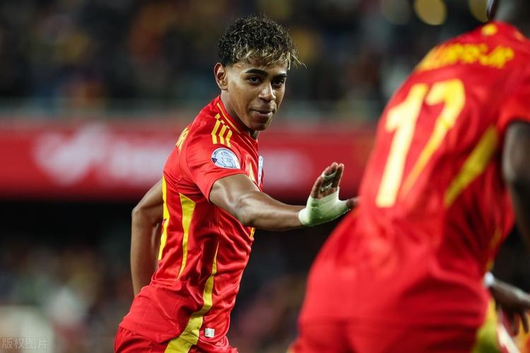 德天空：多特19岁边锋坎贝尔已向俱乐部表示希望在冬窗离队（德天空：多特19岁边锋坎贝尔已告知俱乐部，盼在冬窗离队）