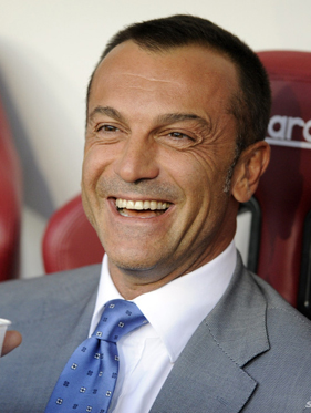 “苏超”决赛进行在即，人民海军泰州舰、南通舰为主队加油（“苏超”决赛在即，人民海军泰州舰、南通舰为主队助威）