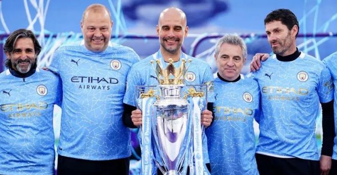 太阳报：穆德里克因宝马车违规贴膜被吊销驾照，罚款199镑（太阳报：因宝马车窗贴膜违规，穆德里克被吊销驾照并罚款199英镑）