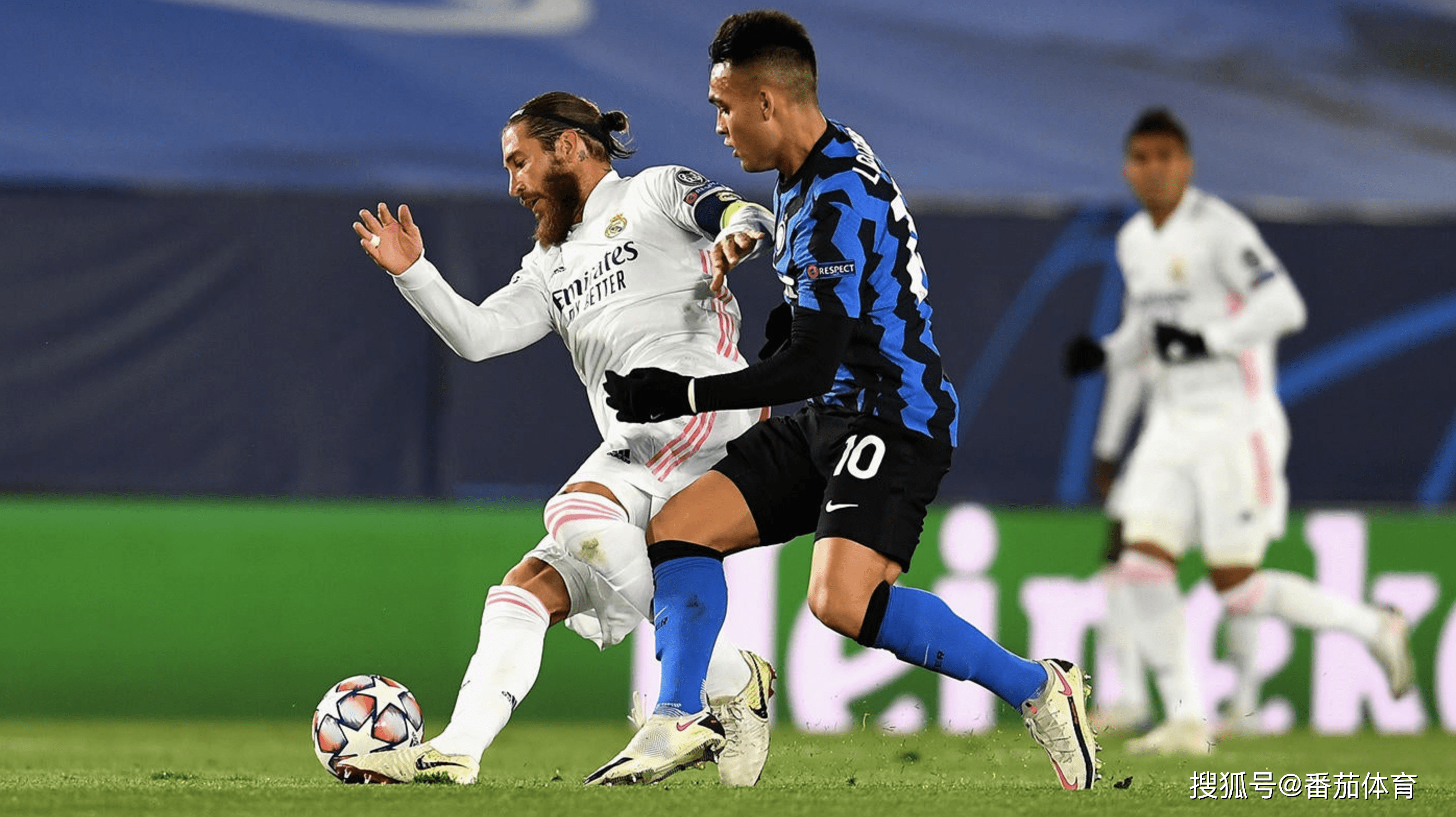 卡尔：如果我继续这样踢下去，当然是可以达到梅西那个水平的（卡尔：保持这种状态踢下去，我能达到梅西的高度）